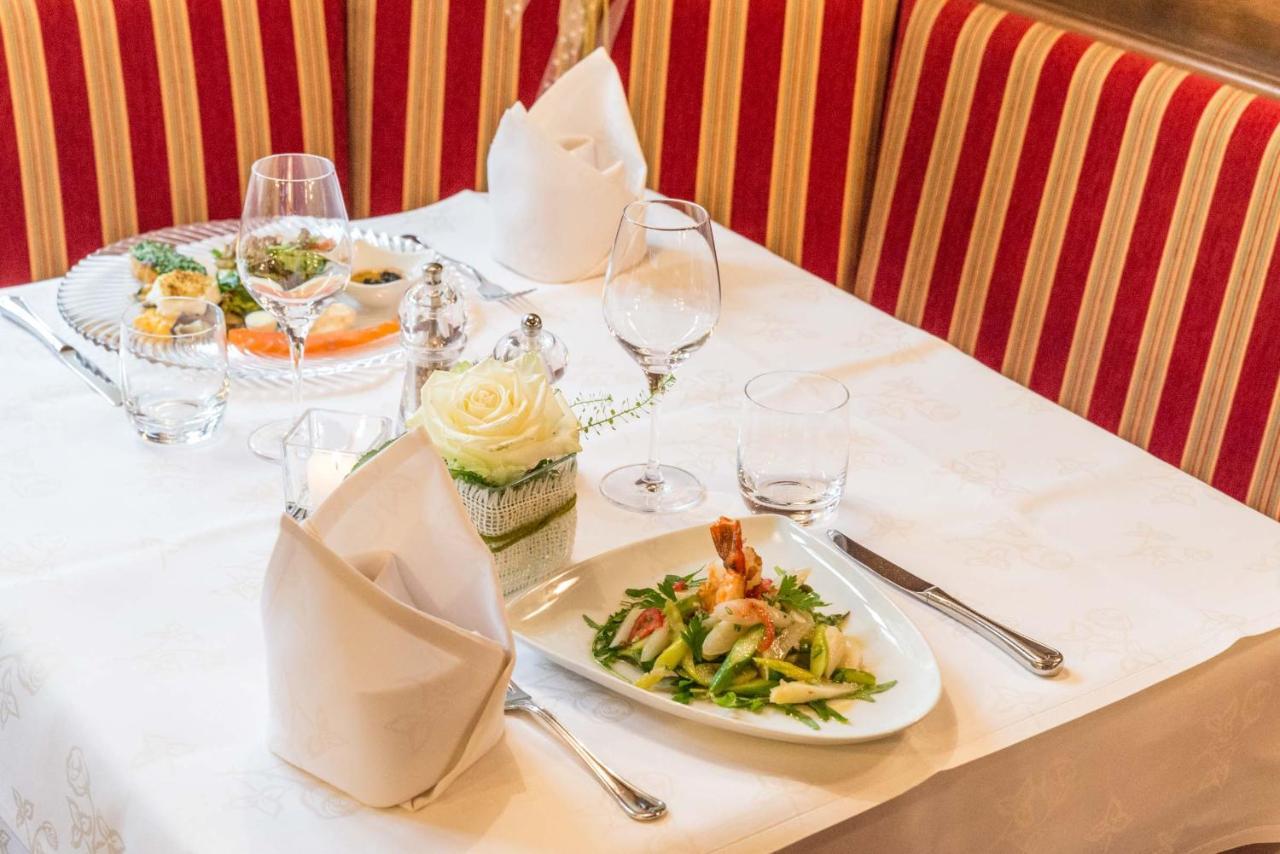 Hotel Restaurant Sonne Gengenbach Exteriör bild